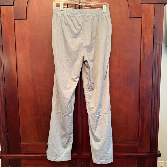 Nike Dri-Fit Grey Joggers with Elastic Waistband and Athletic Cut Size Medium - Picture 3 of 11